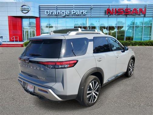 2025 Nissan Pathfinder Platinum 4WD