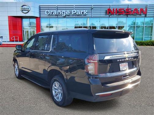 2023 Chevrolet Suburban LT