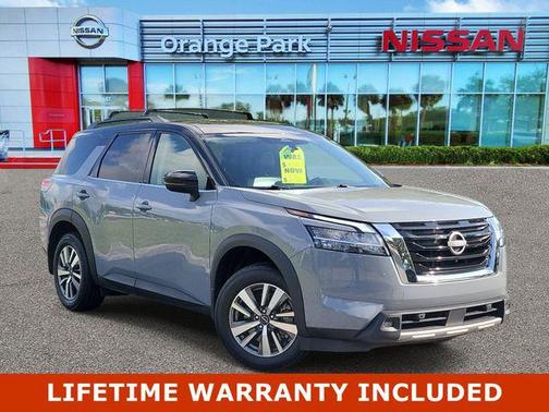 Solid Gray/Super Black 2024 Nissan Pathfinder SL FWD