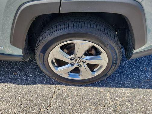 2021 Toyota RAV4 Hybrid XLE Premium