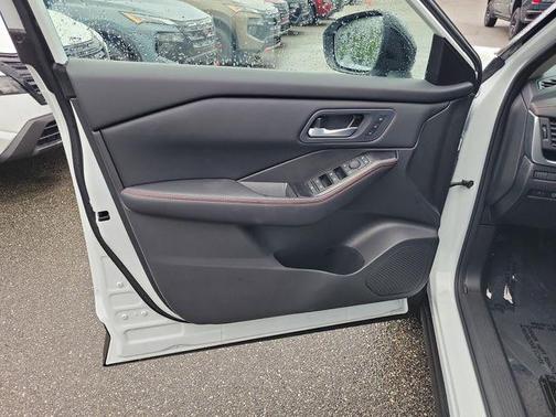 Everest White Pearl Tricoat 2026 Nissan Rogue Rock Creek