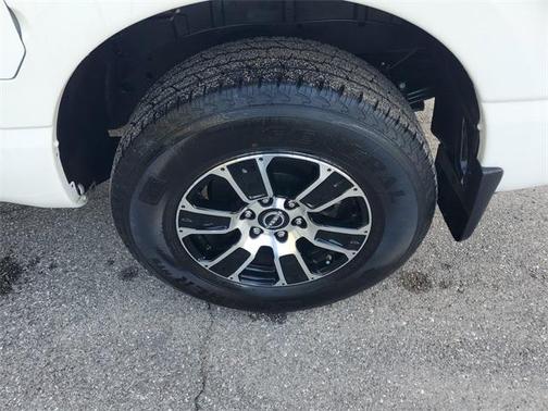 2024 Nissan Titan SV