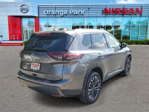 2025 Nissan Rogue SL