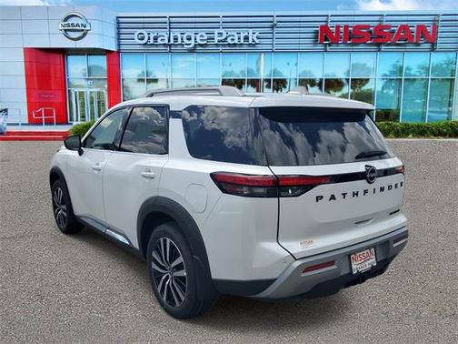2025 Nissan Pathfinder Platinum FWD