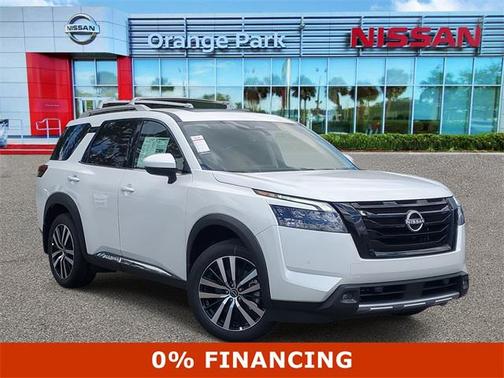 2025 Nissan Pathfinder Platinum FWD