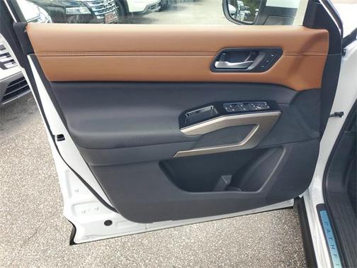 2025 Nissan Pathfinder Platinum FWD