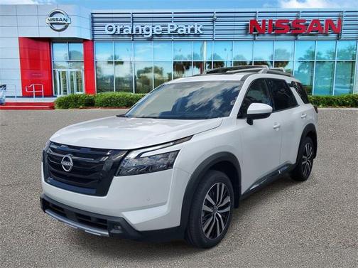 2025 Nissan Pathfinder Platinum FWD