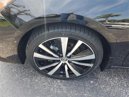 2022 Nissan Altima SR FWD