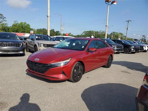 2023 Hyundai ELANTRA SEL