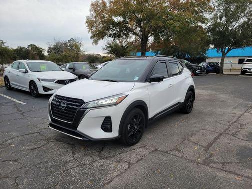 2023 Nissan Kicks SR