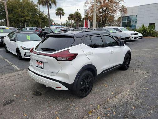 2023 Nissan Kicks SR