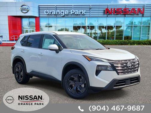 Everest White Pearl Tricoat 2026 Nissan Rogue SV