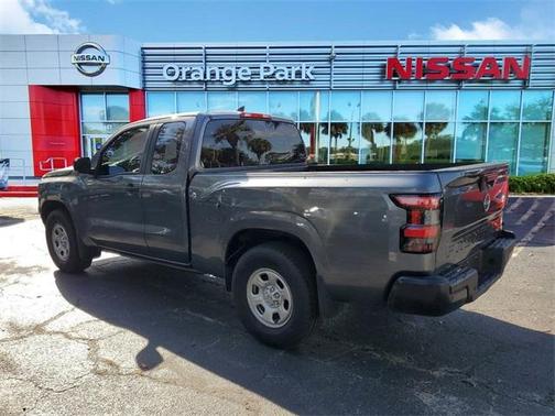Photo 4 of 31 of 2022 Nissan Frontier S