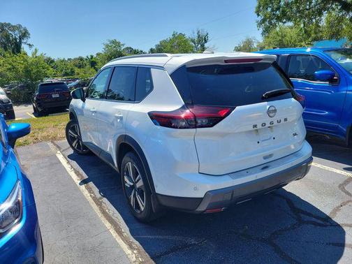 Everest White Pearl 2024 Nissan Rogue SL