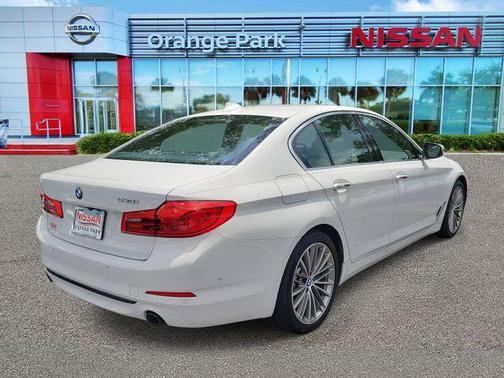 Alpine White 2018 BMW 530 530i
