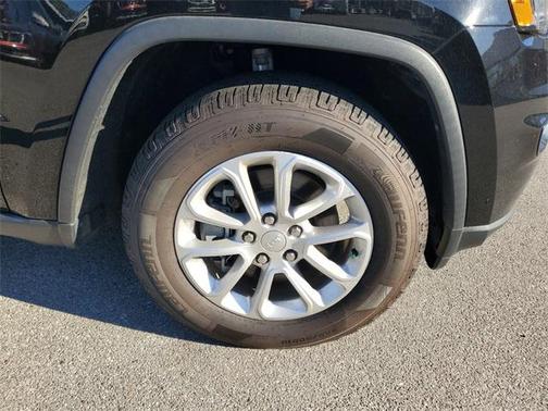 2022 Jeep Grand Cherokee Laredo