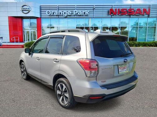 Ice Silver Metallic 2018 Subaru Forester 2.5i Limited