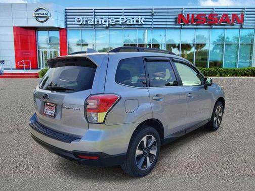 Ice Silver Metallic 2018 Subaru Forester 2.5i Limited