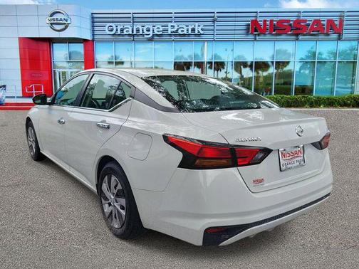Glacier White 2021 Nissan Altima S FWD