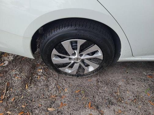 Glacier White 2021 Nissan Altima S FWD