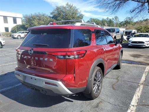 2023 Nissan Pathfinder SL FWD