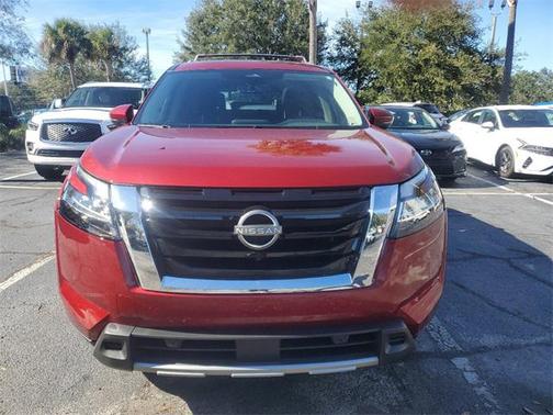 2023 Nissan Pathfinder SL FWD