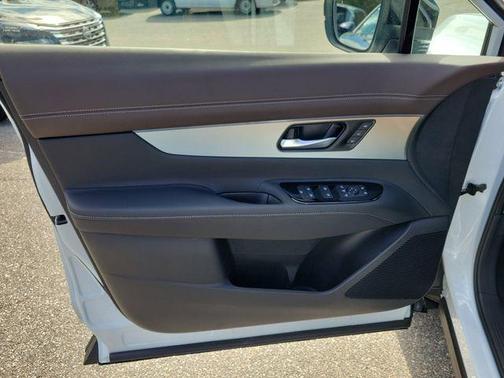 Everest White Pearl Tricoat 2026 Nissan Murano Platinum