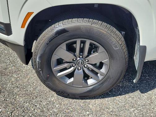Glacier White 2025 Nissan Frontier SV