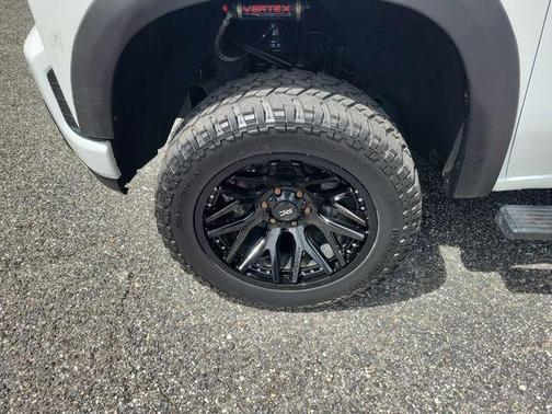 Summit White 2020 Chevrolet Silverado 1500 Custom