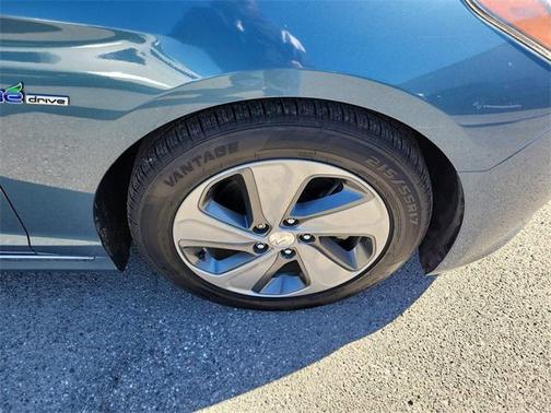 2016 Hyundai SONATA Hybrid Limited