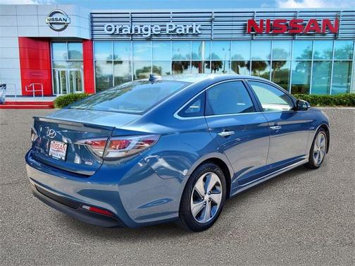2016 Hyundai SONATA Hybrid Limited