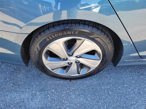 2016 Hyundai SONATA Hybrid Limited