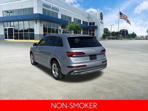 2024 Audi Q7 45 Premium Plus