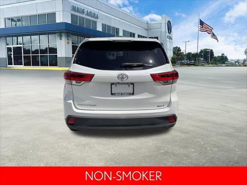 2019 Toyota Highlander LE I4