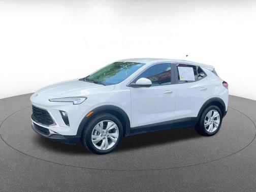 Summit White 2025 Buick Encore GX Preferred