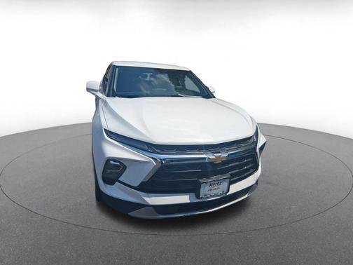 Summit White 2026 Chevrolet Blazer 2LT