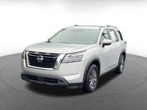 Brilliant Silver Metallic 2025 Nissan Pathfinder SV FWD
