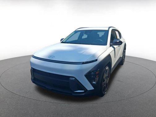 Atlas White 2026 Hyundai KONA SEL Sport