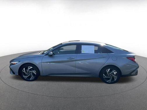 2025 Hyundai ELANTRA SEL