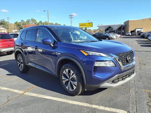 Photo 2 of 27 of 2021 Nissan Rogue SV
