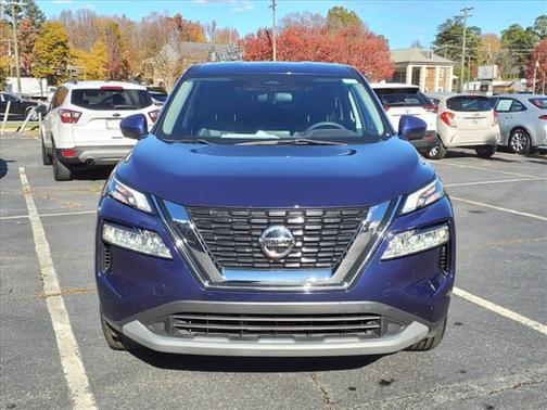 Photo 3 of 27 of 2021 Nissan Rogue SV