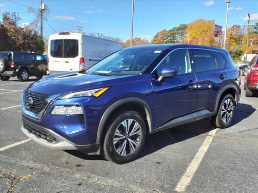 Photo 4 of 27 of 2021 Nissan Rogue SV