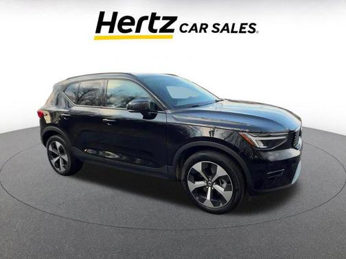 2024 Volvo XC40 CORE