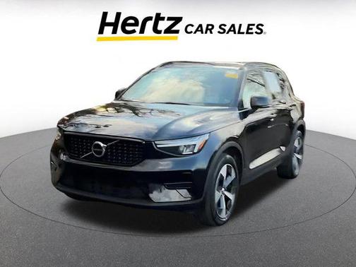 2024 Volvo XC40 CORE
