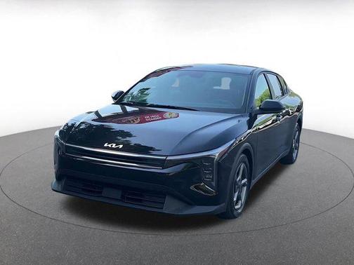 Aurora Black Pearl 2025 Kia K4 LXS