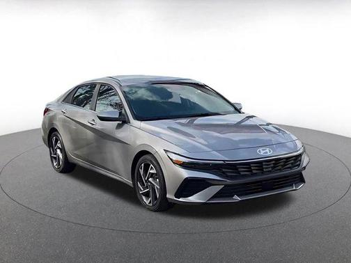 2025 Hyundai ELANTRA SEL