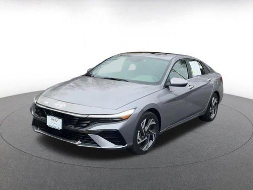 2025 Hyundai ELANTRA SEL