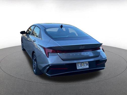 2025 Hyundai ELANTRA SEL