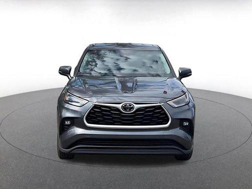 2025 Toyota Highlander LE