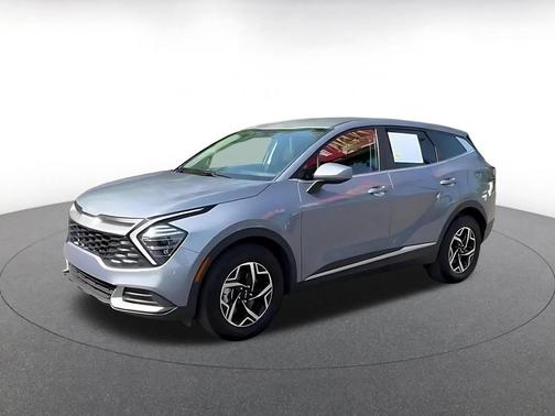 Everlasting Silver 2025 Kia Sportage LX